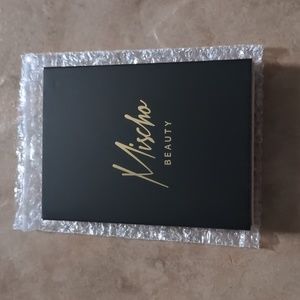 Mischo Eyeshadow Palette